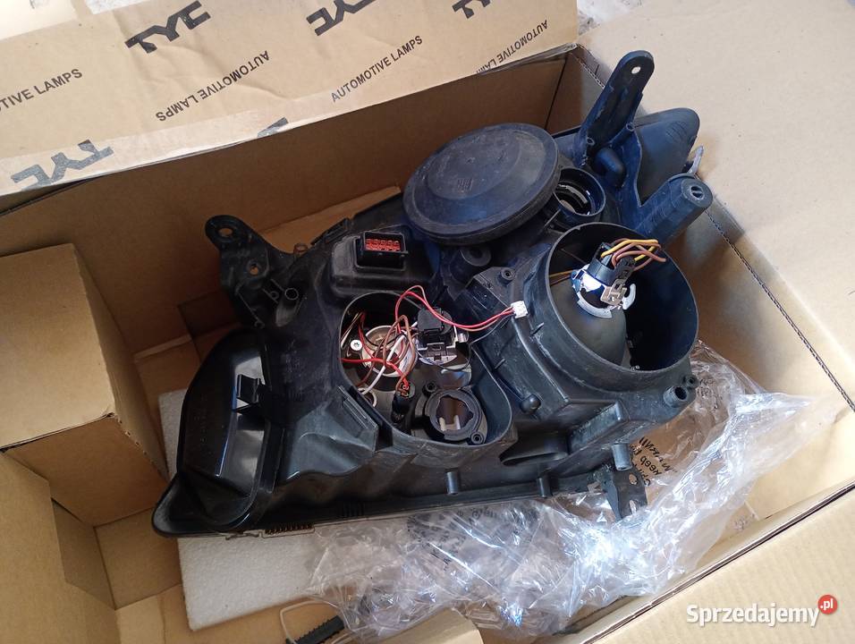 Lampy przód Vectra C przedlift Dobryniów-Kolonia