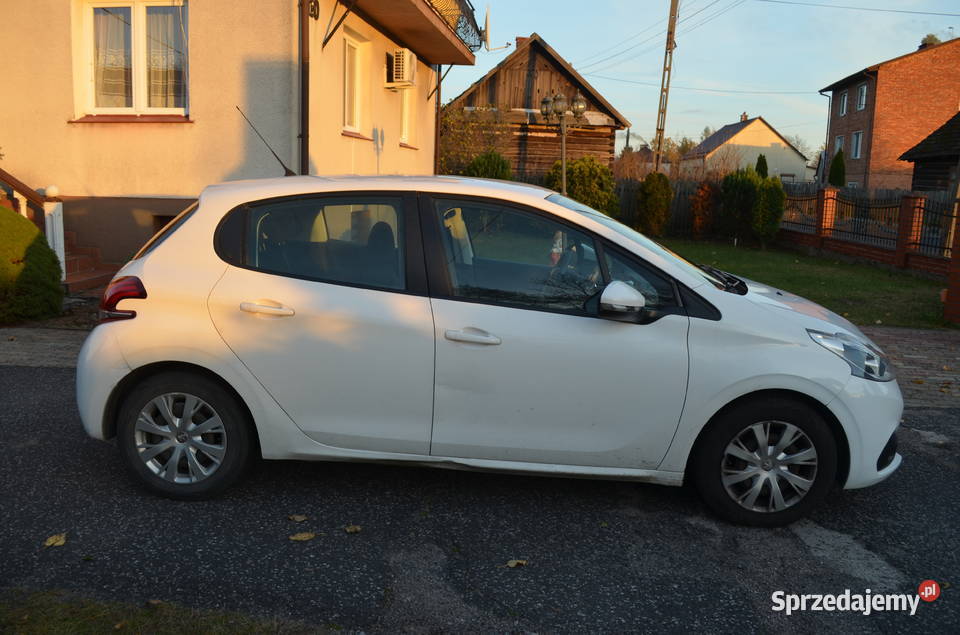 Wynajem Peugeota 208