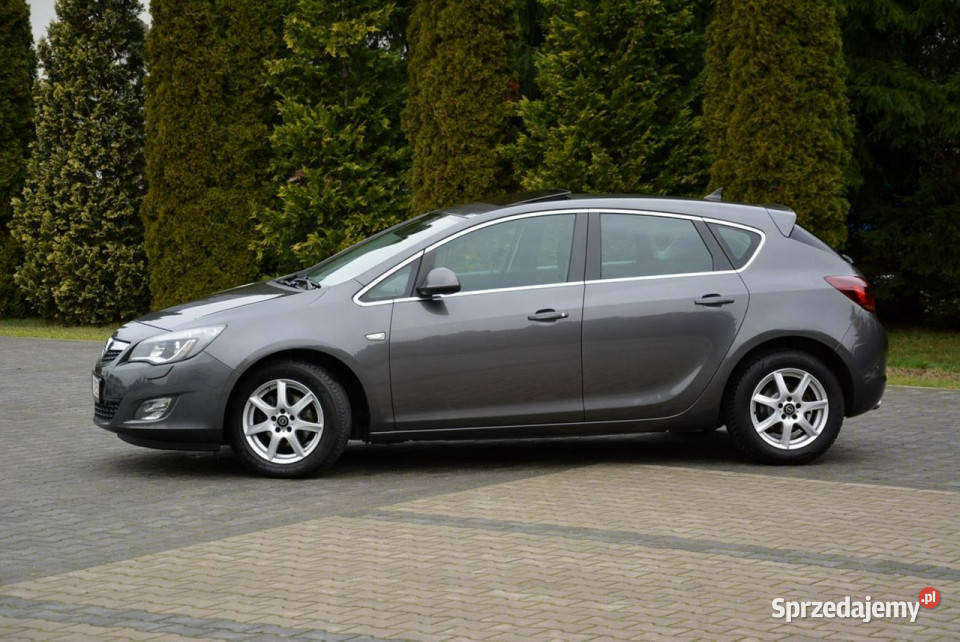 Opel Astra Cosmo Sport Xenon Ledy Navi MMI Astra Ostrów Mazowiecka sprzedam