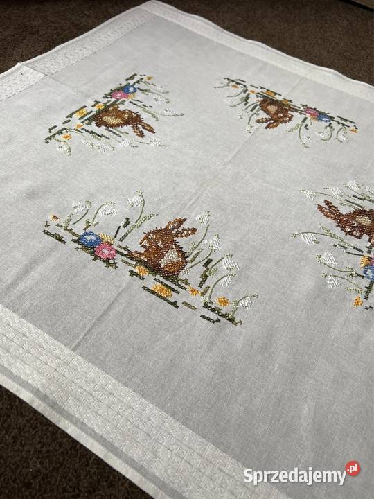 Obrus ręcznie haftowany zajączki Zabrze