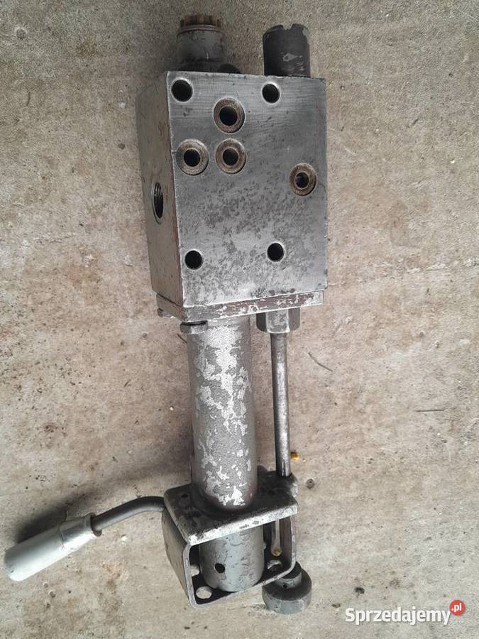 Rozdzielacz c330 Komarówka Podlaska