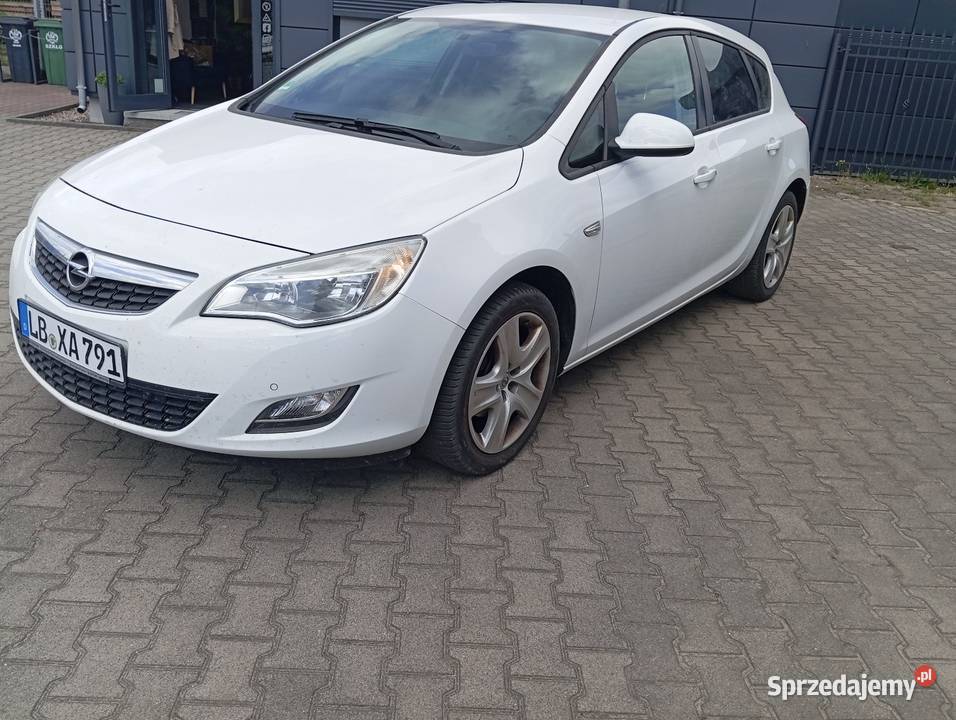 Opel astra J 14T 120 bogata wersja serwisowane autoalarm Oborniki