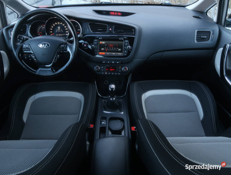 Kia Ceed 14 CVVT światła przeciwmgielne sprzedam