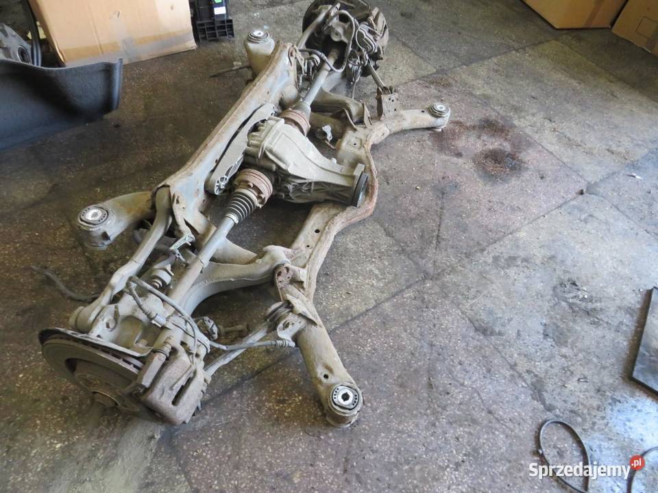 BELKA ZAWIESZENIA TYŁ KOMPLET AUDI A8 D4 osobowe sprzedam
