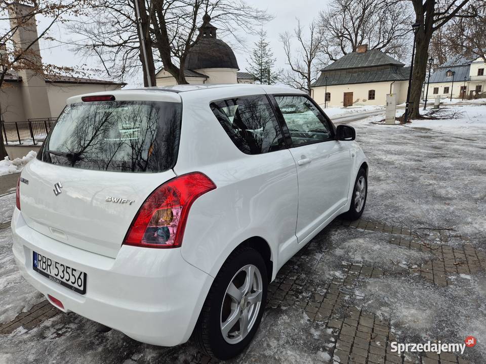 SUZUKI SWIFT 13 Benzyna 2009 sprowadzone z ESP Swift Haczów