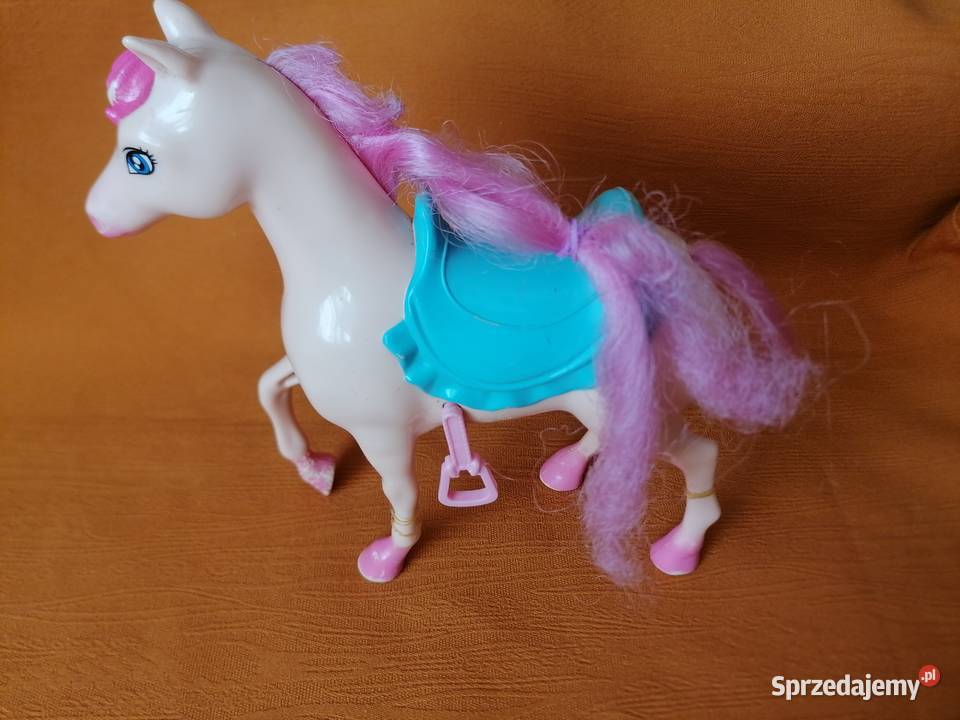 Konik lalki BarbieKoń kremowy zielone siodło Zabawki łódzkie