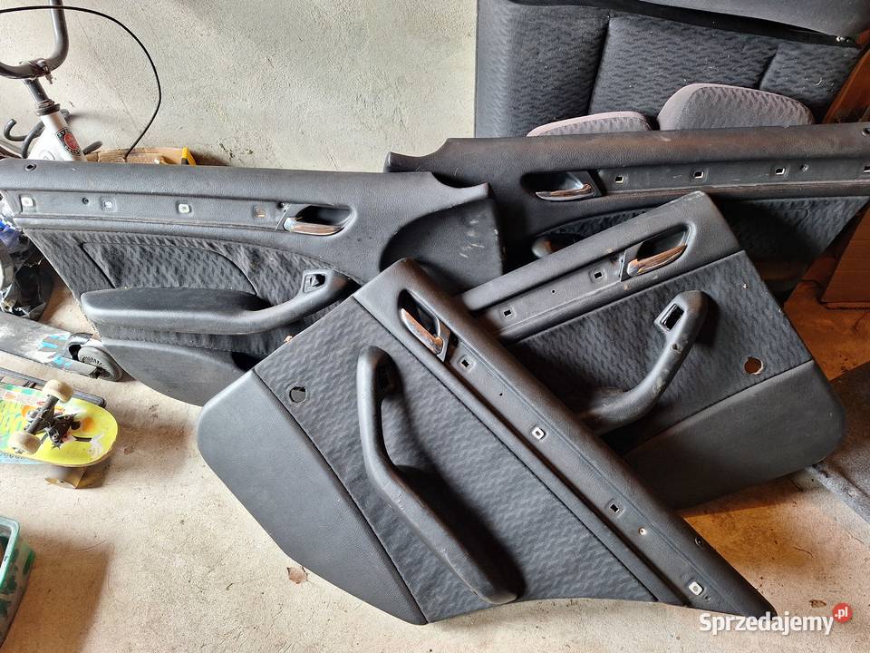 Boczki drzwi tylna kanapa zagłówki BMW e46 Liszno