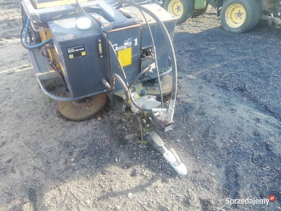 Zamiatarka ciągnionazamiatanie