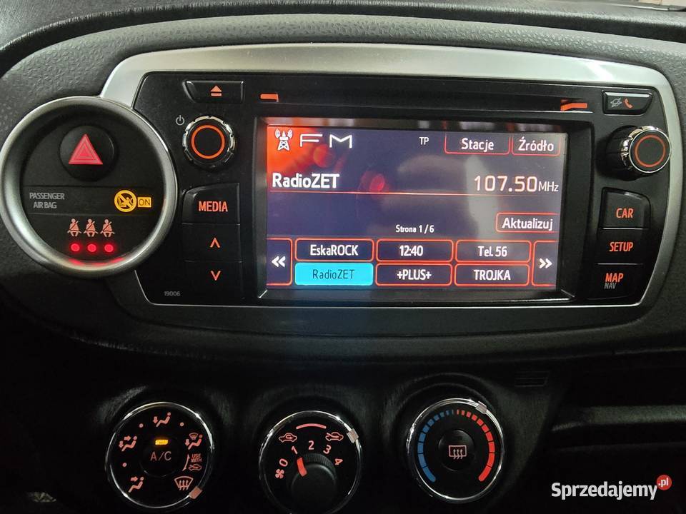 Toyota Yaris 133 VVTi 99 87 piękny kolor bordo Yaris