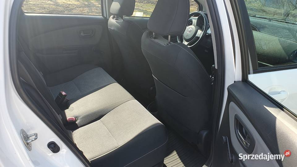 Yaris hybryda 2014r FL nieuszkodzony Yaris Yaris Piekary Śląskie