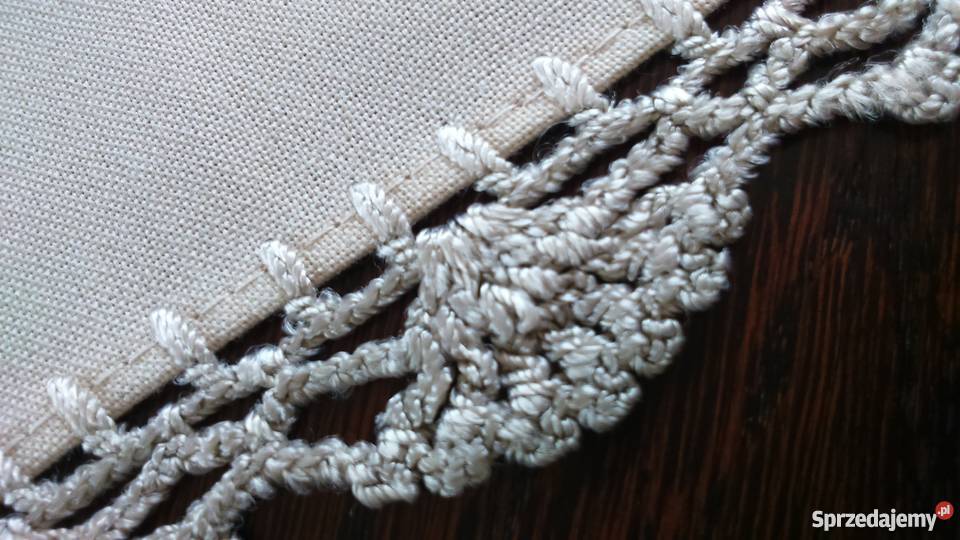 Beżowa serweta perłowy haft 90x90 obrus koronka sprzedam