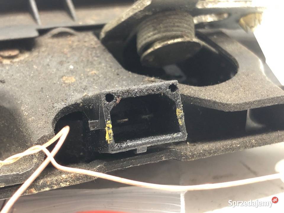 ZAMEK KLAPY TYŁ AUDI A6 C5 Kombi 4B9827505E 9705 osobowe