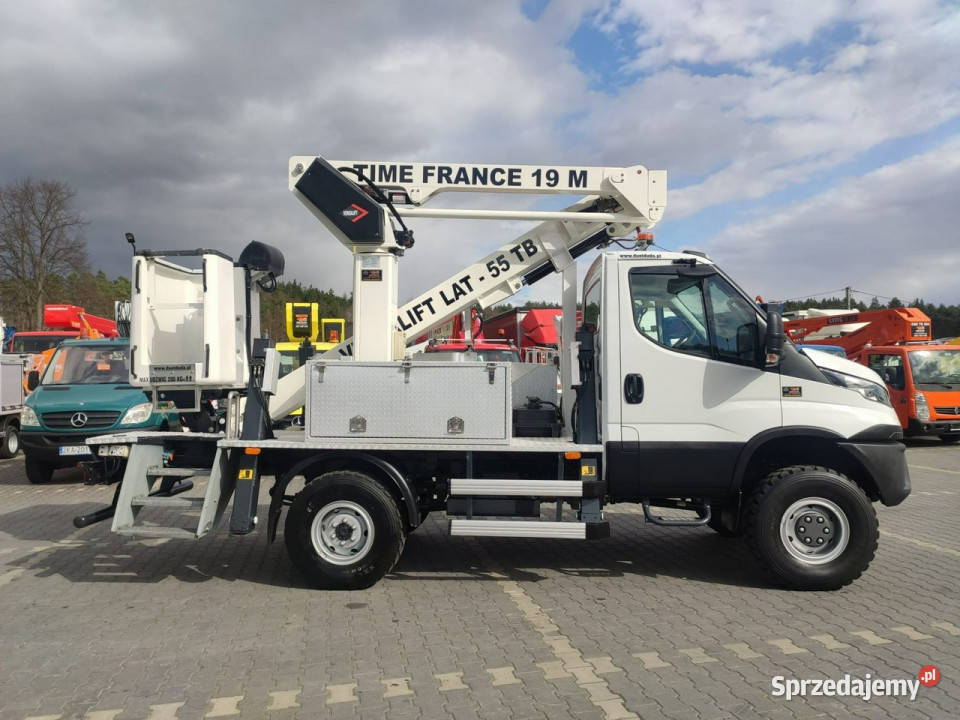 Iveco Daily 55S17W 4x4 Zwyżka 19m Versalift Lat Samochody ciężarowe Widełki