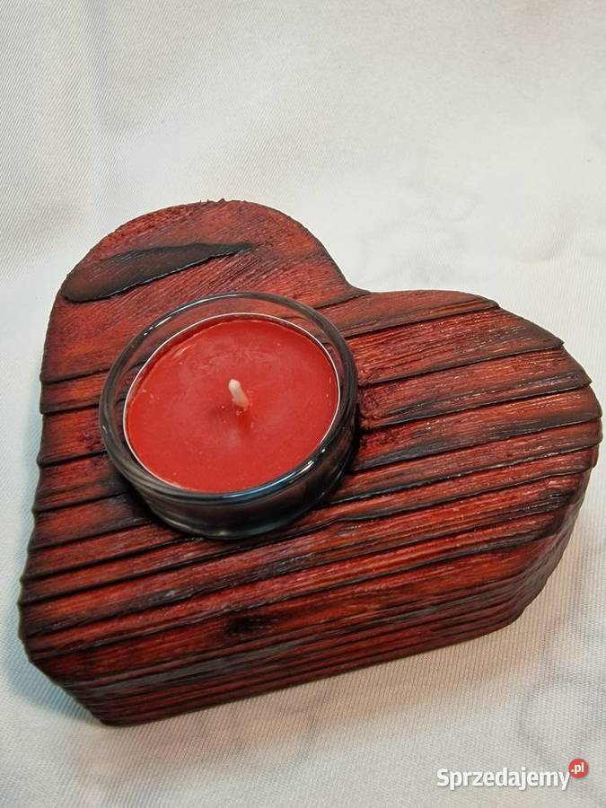 Świecznik drewniany serce rubinowy na tealight czerwony Sępopol