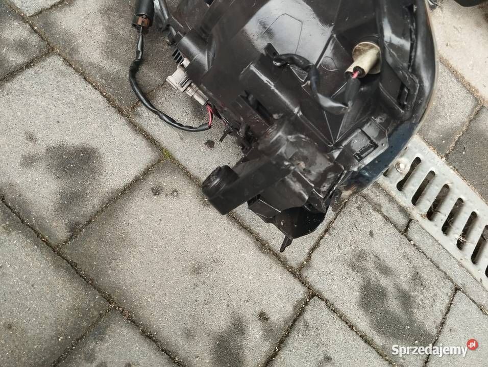 Lampy ksenonowe Subaru Forester SG Pruszcz Gdański sprzedam