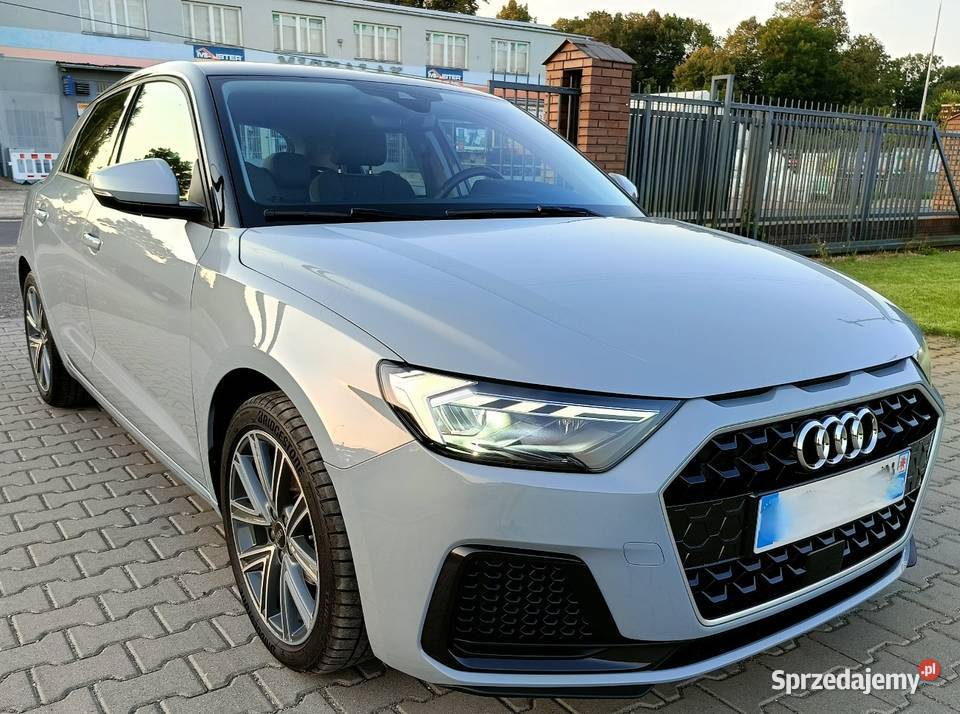 Audi A1 piękny kolor automat niski przebieg full Kawęczyn
