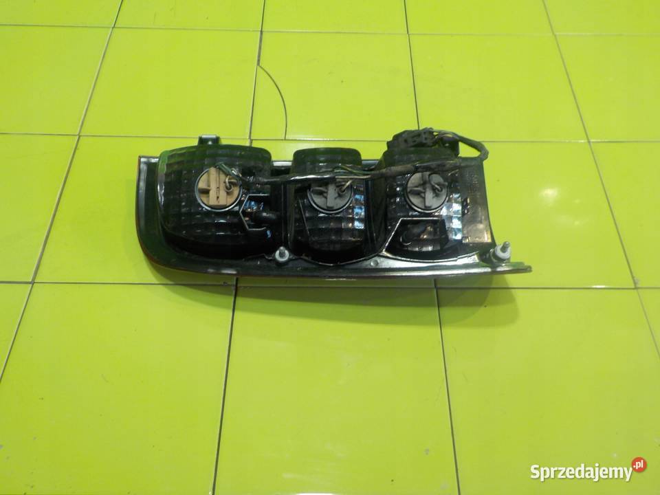 TOYOTA HILUX VII 30 D4D 08r lampa prawa tyl mazowieckie Suków sprzedam