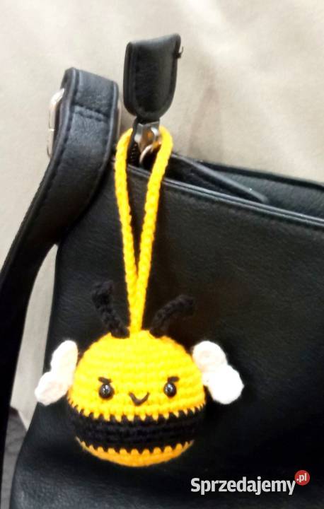 Pszczółka wykonana na szydełku brelok zawieszka Łask sprzedam