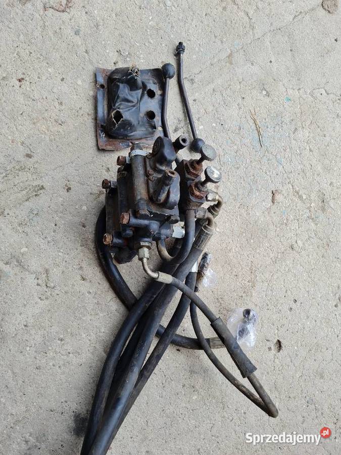 Rozdzielacz hydrauliczny ursus 4512 ferguson Wieluń