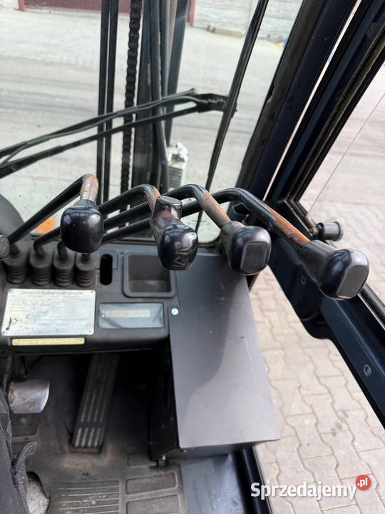 wózek widłowy TOYOTA 8FDF25 diesel 370m kabina gaz Działoszyn