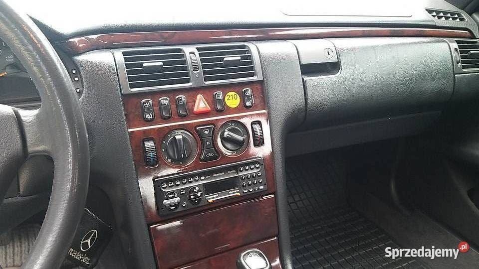 Mercedes E210 28 1996 z LPG Samochody osobowe