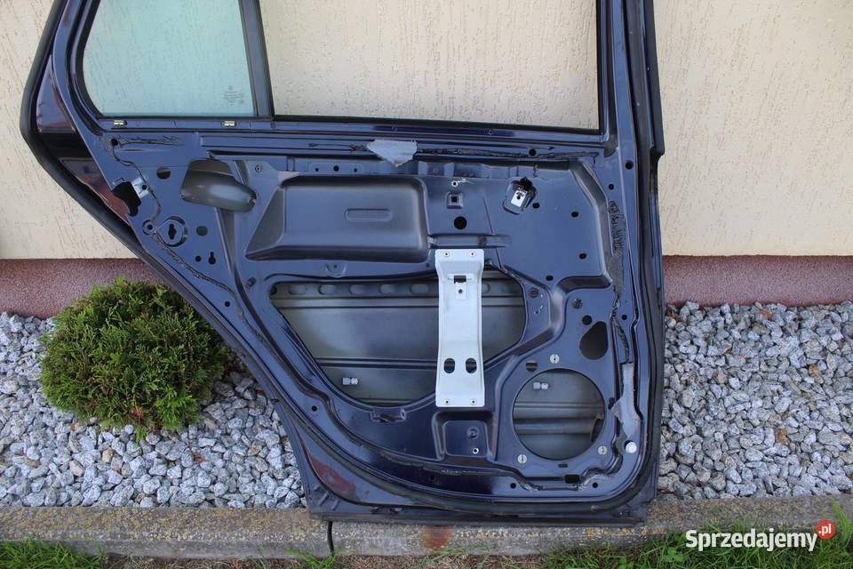 DRZWI LEWY TYŁ TYLNE C359 MERCEDES W203 KOMBI osobowe sprzedam