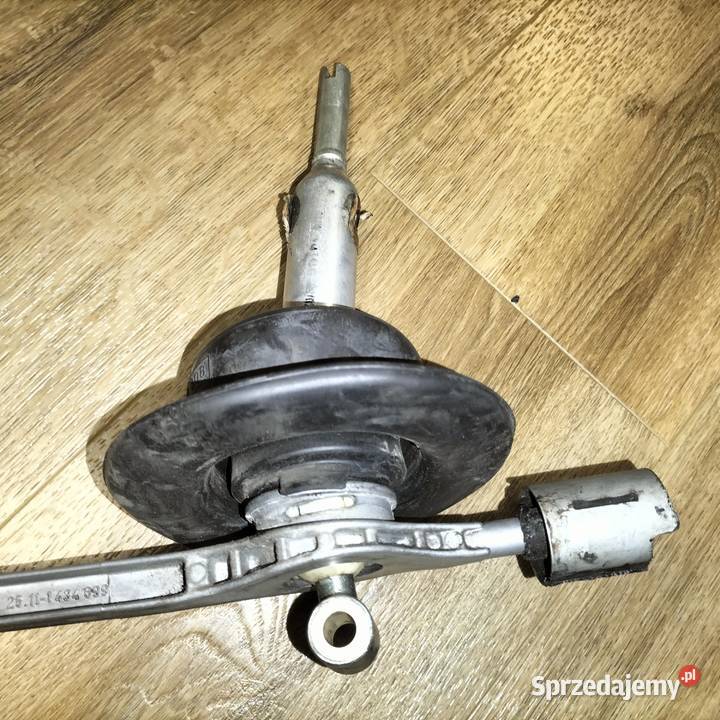 Ramię wybieraka biegów BMW E46 Poręba