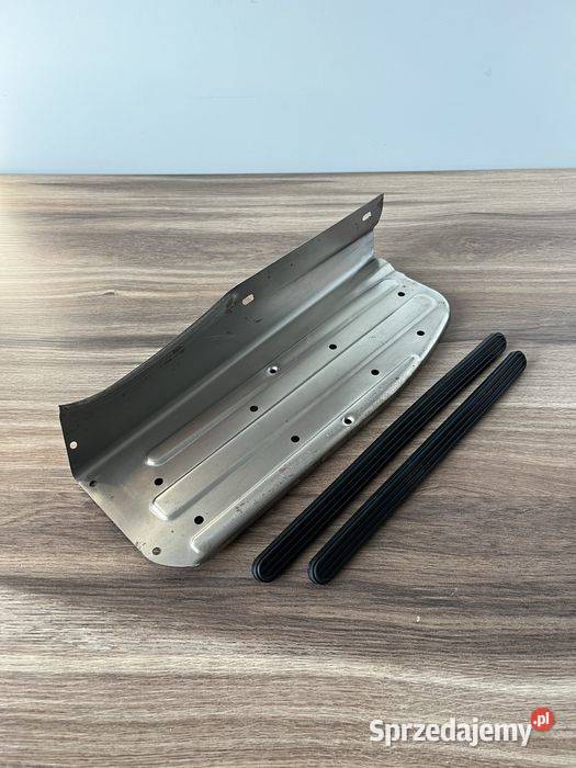 NOWY CZESKI PODEST PODNÓŻEK KIEROWCY LEWY GUMA śląskie Bielsko-Biała
