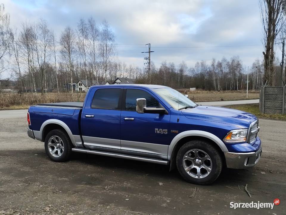 Dodge Ram 1500 2016 57 hemi Laramie 4x4 pickup 390KM