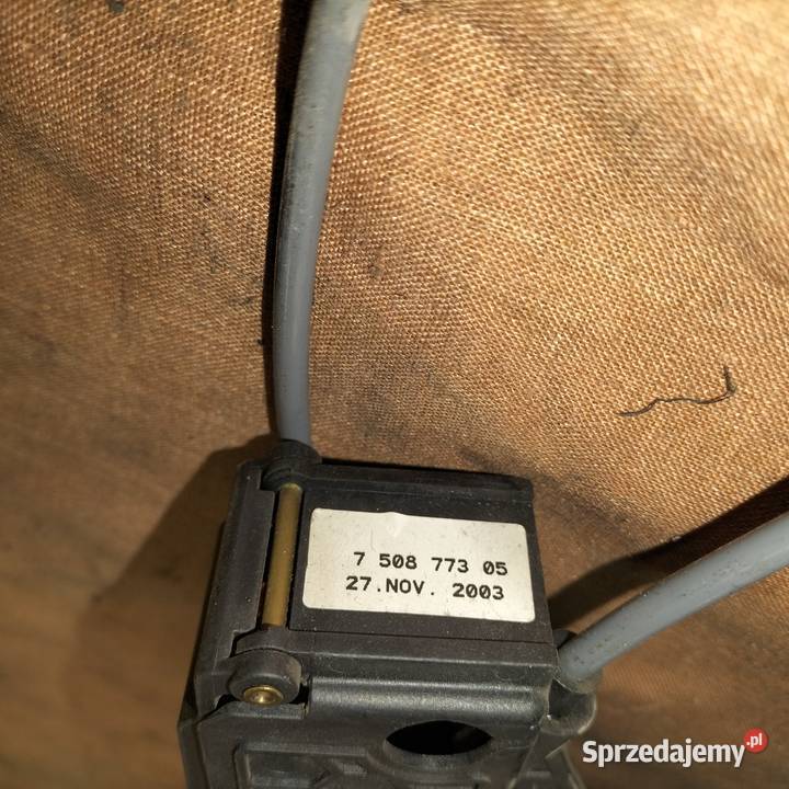 Mechanizm awaryjnego odblokowania skrzyni biegów osobowe śląskie Poręba