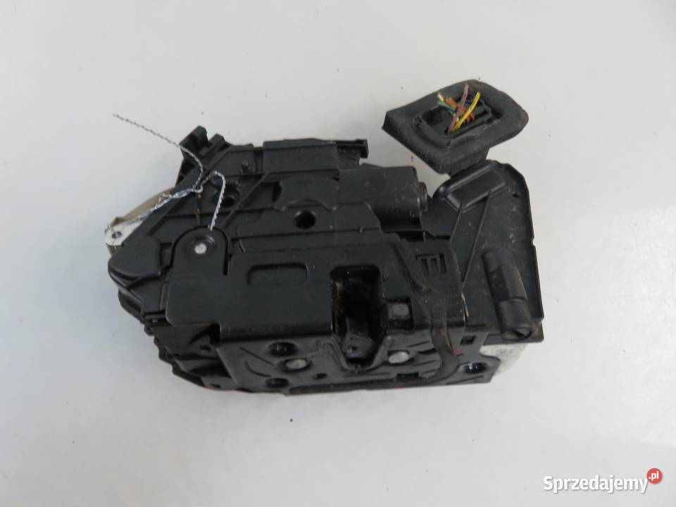 ZAMEK PRAWY PRZEDNI VW GOLF VI 5K1837016