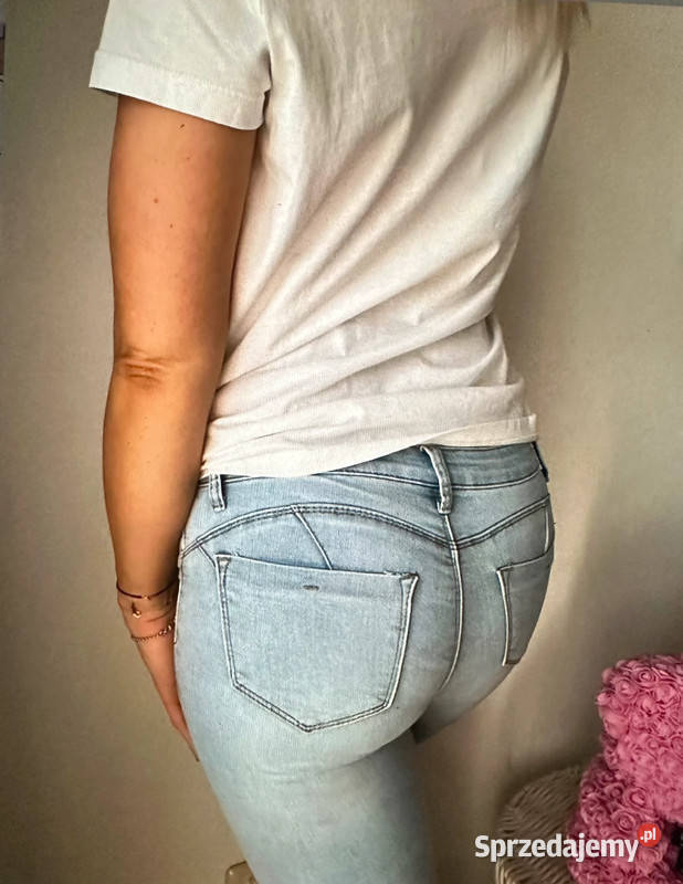 Nowe push up jasnoniebieskie jeansy przetarcia Bielsk sprzedam