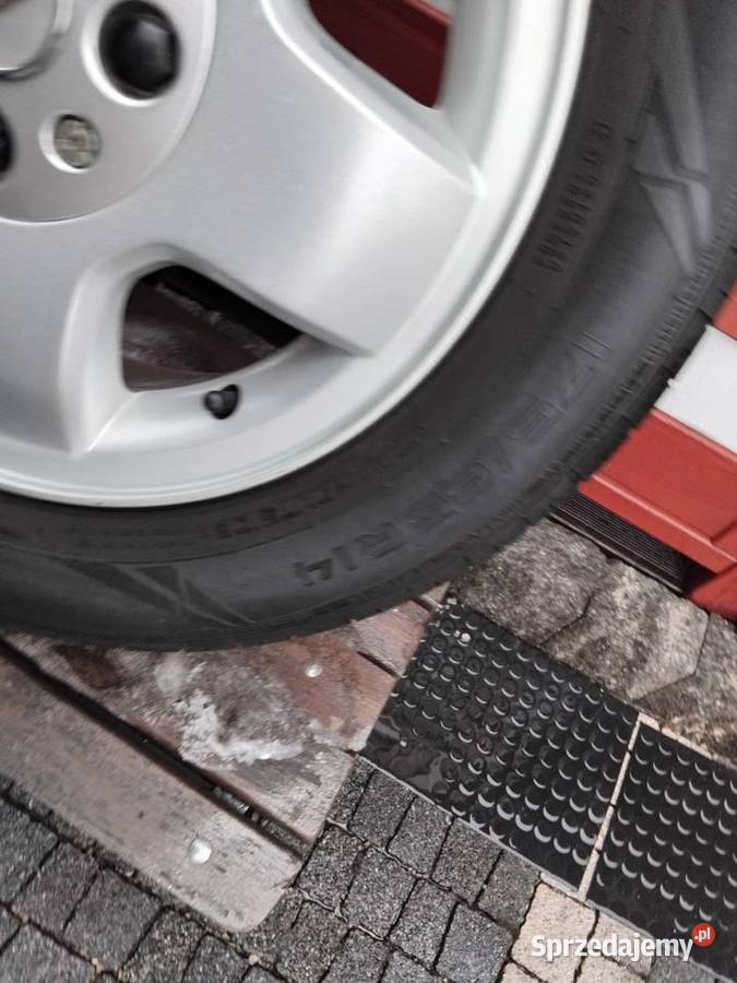 Ładne felgi aluminiowe nieuszkodzony