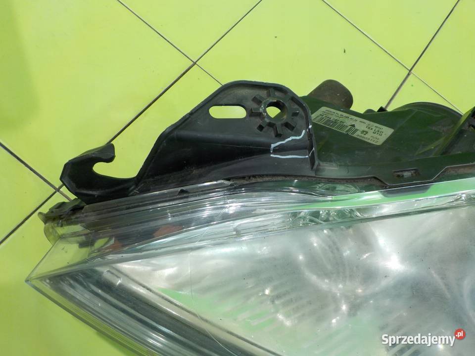 PEUGEOT 5008 I 16 HDI 09r 5D lampa lewa przod Suków sprzedam