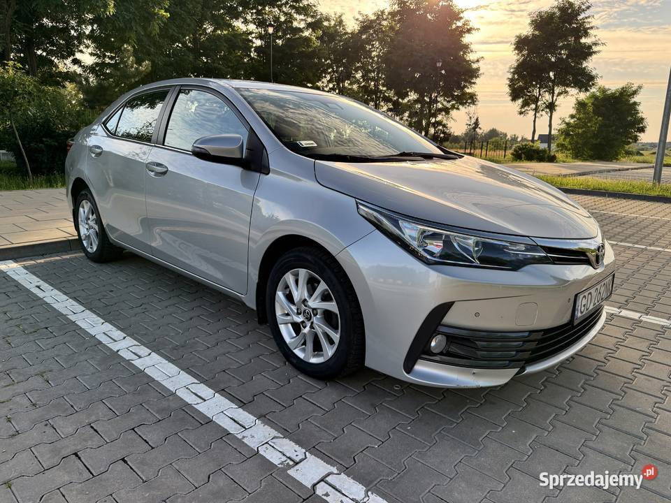 Toyota Corolla 16 benzyna Salon 1598cm3 Radzymin
