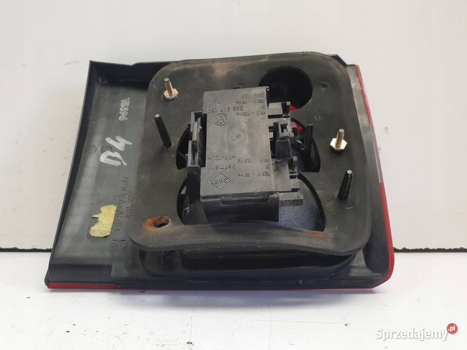 LAMPA Prawy VW Passat B4 sedan TYLNA tył osobowe