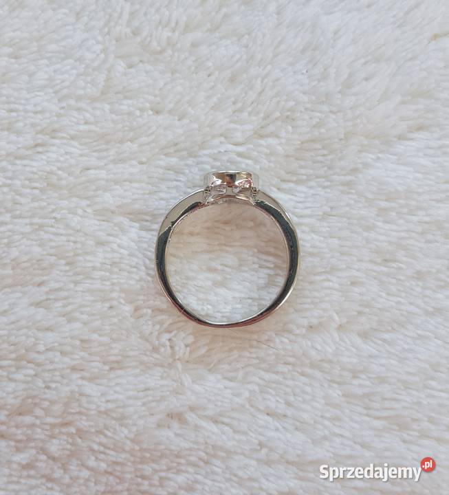Nowy pierścionek białe oczko srebrny kolor zachodniopomorskie Szczecin