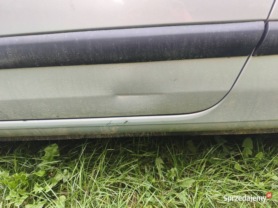 Clio 2 12 2003 benzyna zadbany sprawny gotowy do nieuszkodzony Maciejów