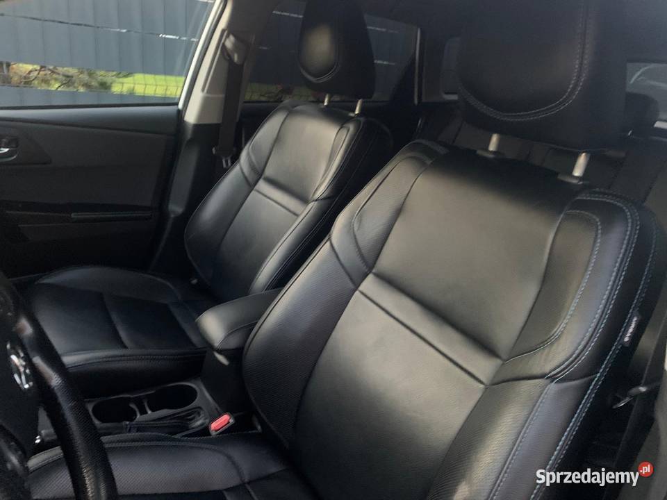toyota Auris hybryda LPG 2018 kombi mazowieckie Łomianki Dolne
