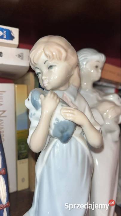 Figurka stojącej dziewczyki z pieskiem Lladro Gdańsk
