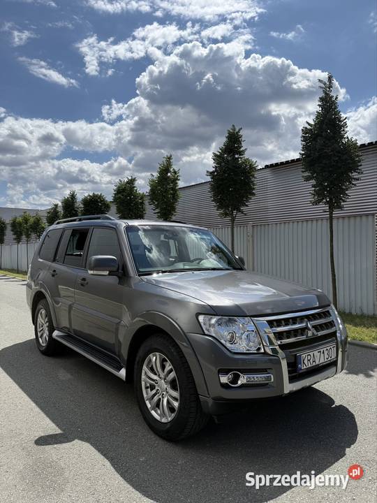 Mitsubishi Pajero 32 DiD 200 Salon 161 wielofunkcyjna kierownica Brzeg