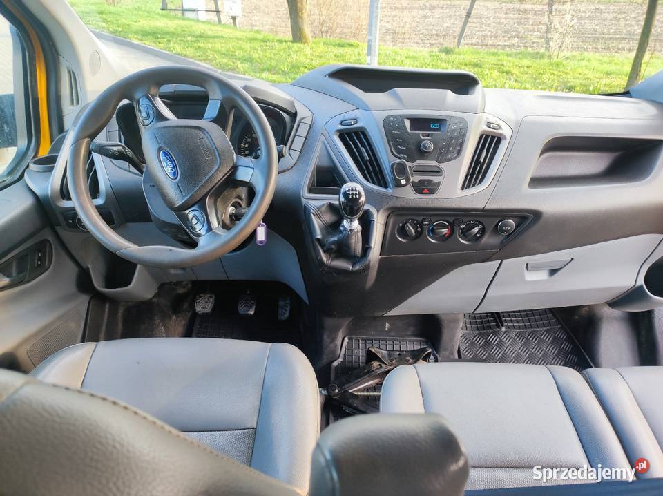 Ford Transit z 2015 roku silnikiem 22 6 osób poduszka powietrzna sprzedam
