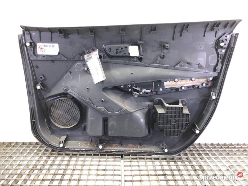BOCZEK DRZWI LEWY PRZÓD TOYOTA COROLLA E21 sprzedam