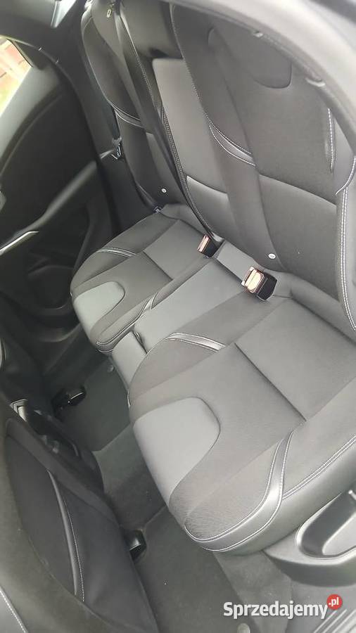 Volvo v40 momentum bezwypadkowy Rzeszów