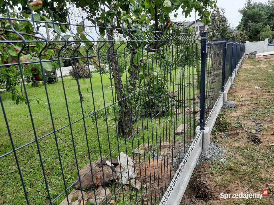 Ogrodzenie panelowe 3D z podmurówką betonową