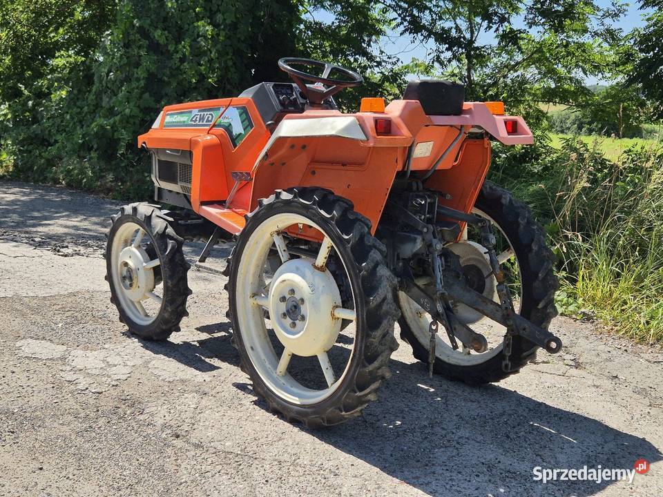 Traktorek traktor KUBOTA XB1 12 44 z Małuszyn