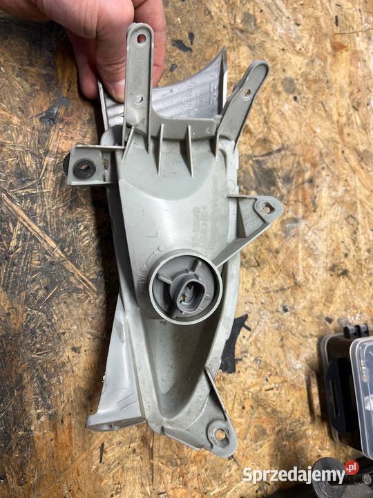 Kierunkowskaz lewy Suzuki Burgman 2007 Łańcut