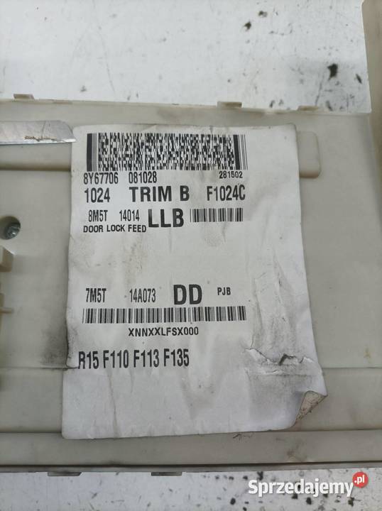 SKRZYNKA BEZPIECZNIKÓW 7M5T14A073DD Ford Focus