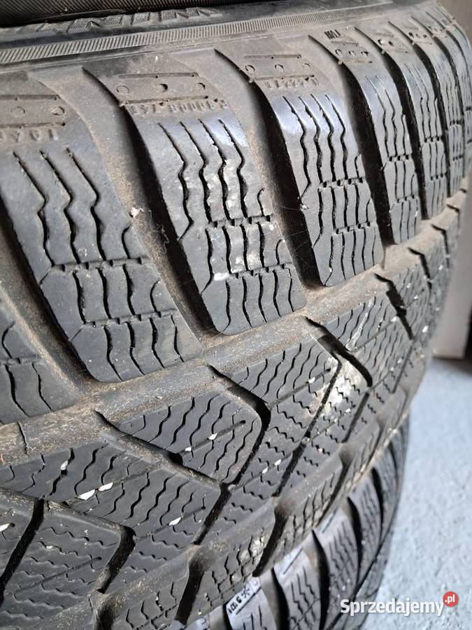 Opony 22545R18 Pirelli SottoZero 3 DOT4420 Pirelli Samochodowe