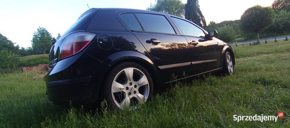 Opel astra 20 turbo czarny Kraśnik